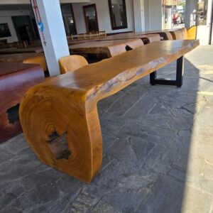 Mesa Cascata em Madeira Pequiá | Medida: 3.30cm