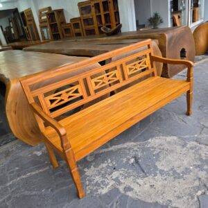 Banco 03 Lugares em Peroba