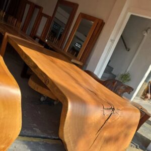 Mesa Cascata Pequiá | Medidas: 3.00cm x 1.30cm