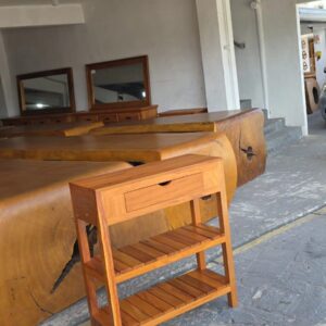 Aparador Liso em Peroba 03 Andares com Gaveta | Medida: 0,80 x 0,80 (ALT)
